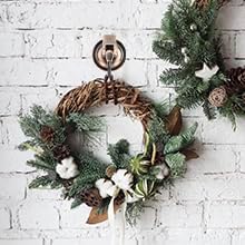 Wreath Hanger,Black-Plated Plished Super Suction for Glass Window, Kitchen， Bathroom and Restroom, 6 Pack