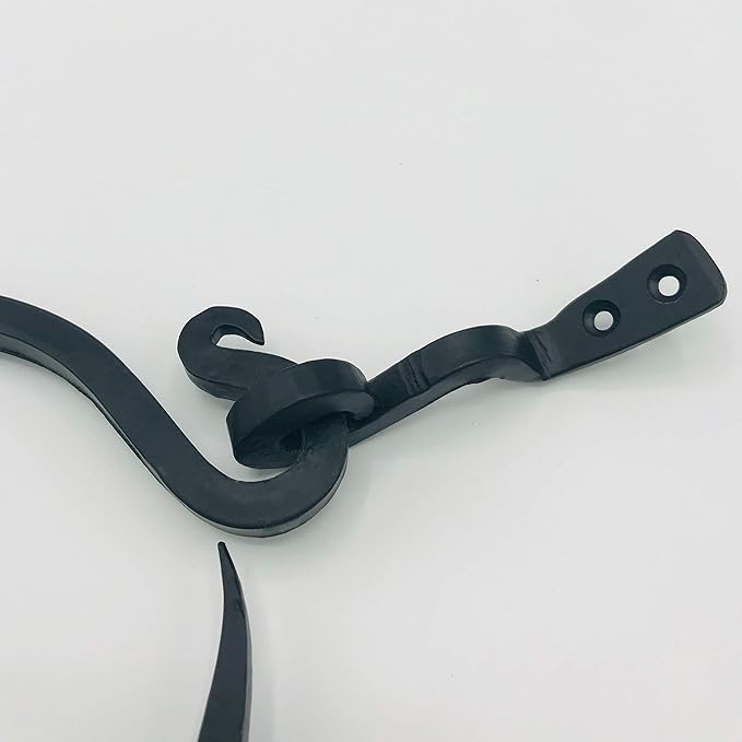 Wrought Iron Towel Ring - A Touch Of Artisanal Charm To Your Kitchen Or Bathroom With Our Handmade Towel Ring. Crafted By Blacksmiths, This Rustic Towel Rack Will Add A Timeless Elegance To Your Space
