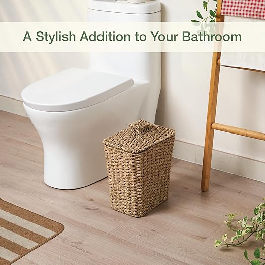Wicker Trash Can with Lid and Liner - Rattan Trash Can for Bathroom - Decorative Wicker Waste Basket for Bedroom, Kitchen and Office (Natural Seagrass)